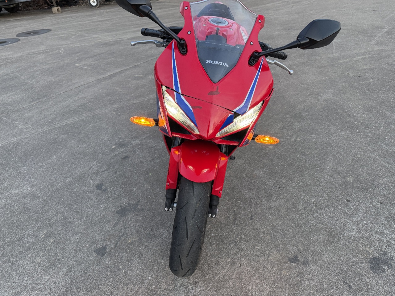 2025 Honda CBR650R E-CLUTCH